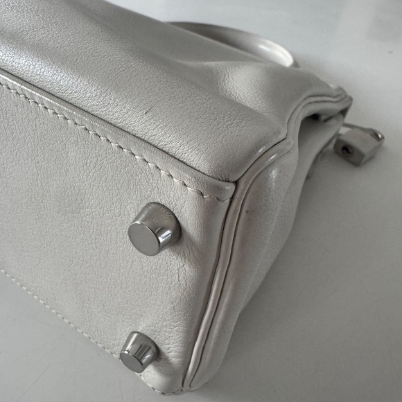 Hermes’ Kelly 25 Blanc White Palladium Hardware - Picture 6 of 8